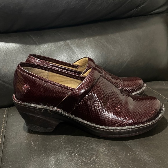 Nurse Mates Shoes - Nurse Mates Pillowtop shoes 9M